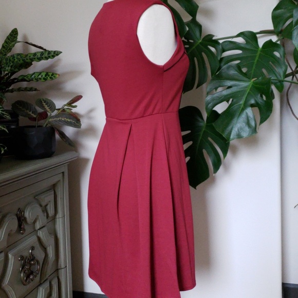 ModCloth "Talking 'Bout My Delegation" Wine Dress - Picture 4 of 8